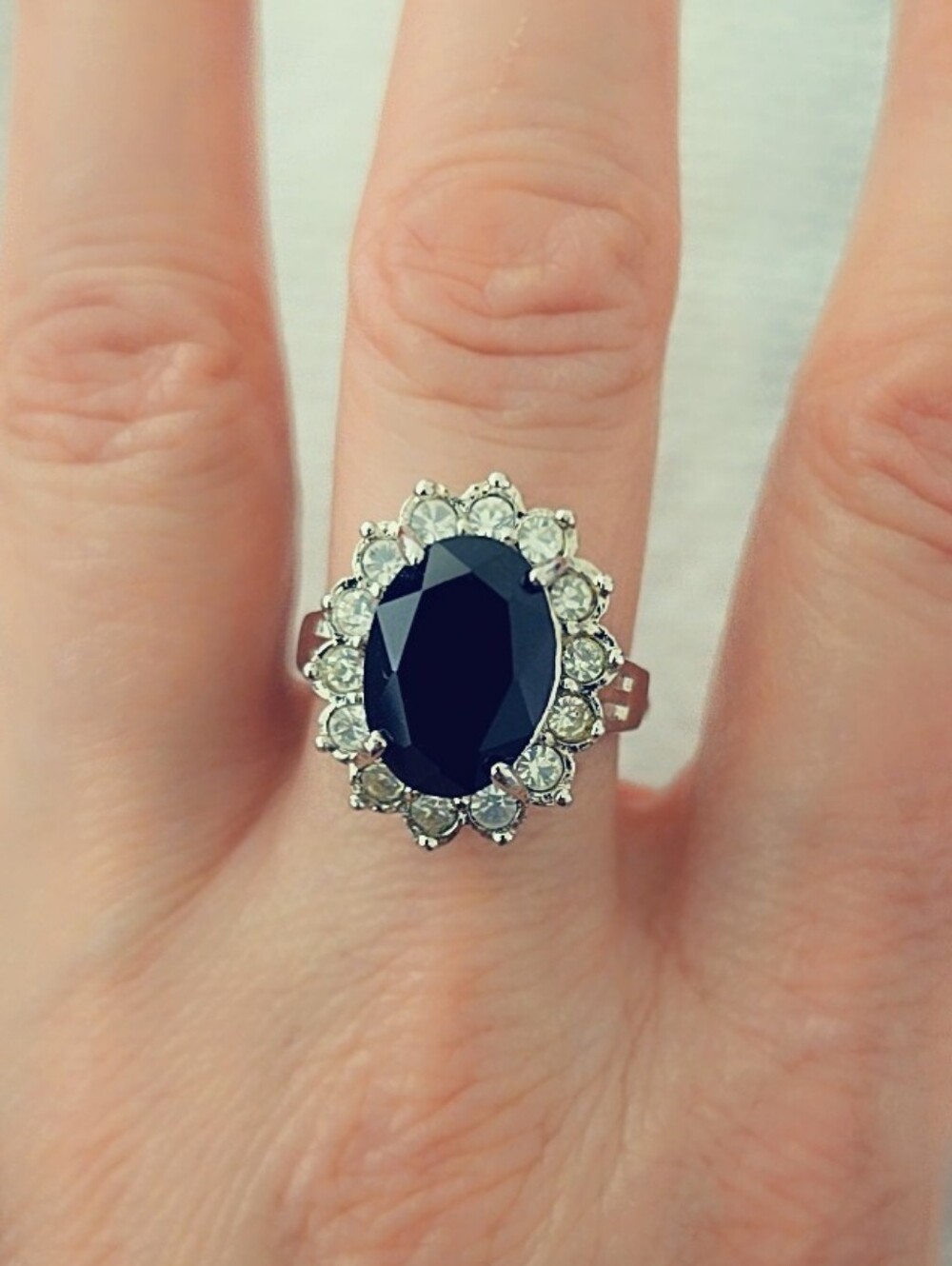 Avon Onyx Gemstone Ring SZ 9¼ Vintage